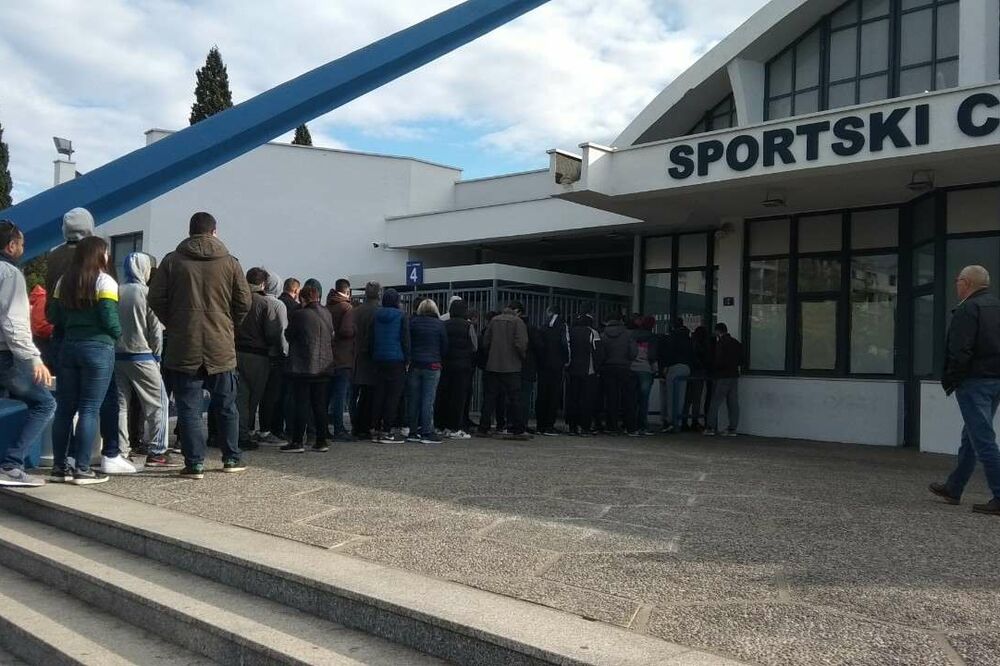 SC Morača red za karte, Foto: KK Budućnost Voli