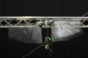 Pogledajte kako izgleda dron nove generacije: Imitira let insekta,...