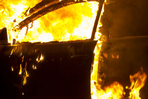 A car burned down in Budva
