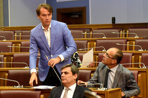 Vlada neće jeftinije gorivo