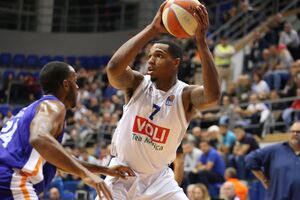 Budućnost dominirala, pa preživjela paljbu Mornara: "Plavi"...