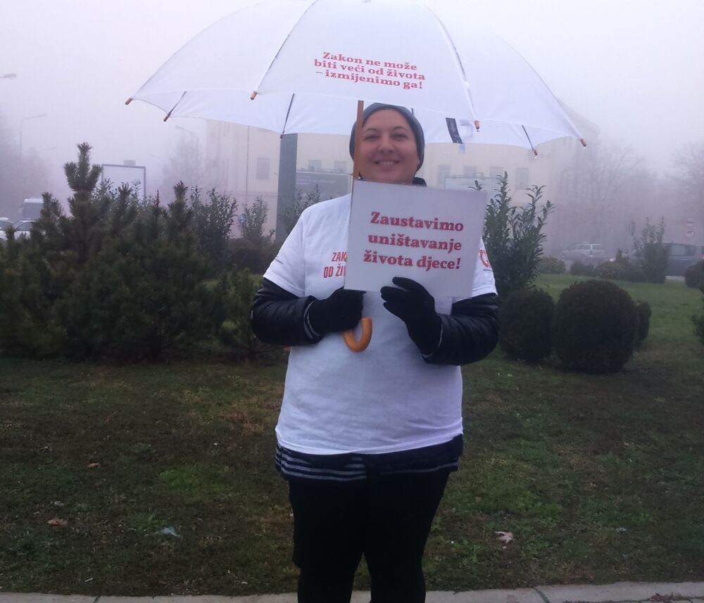 Performans protiv ugovorenih brakova, Nikšić