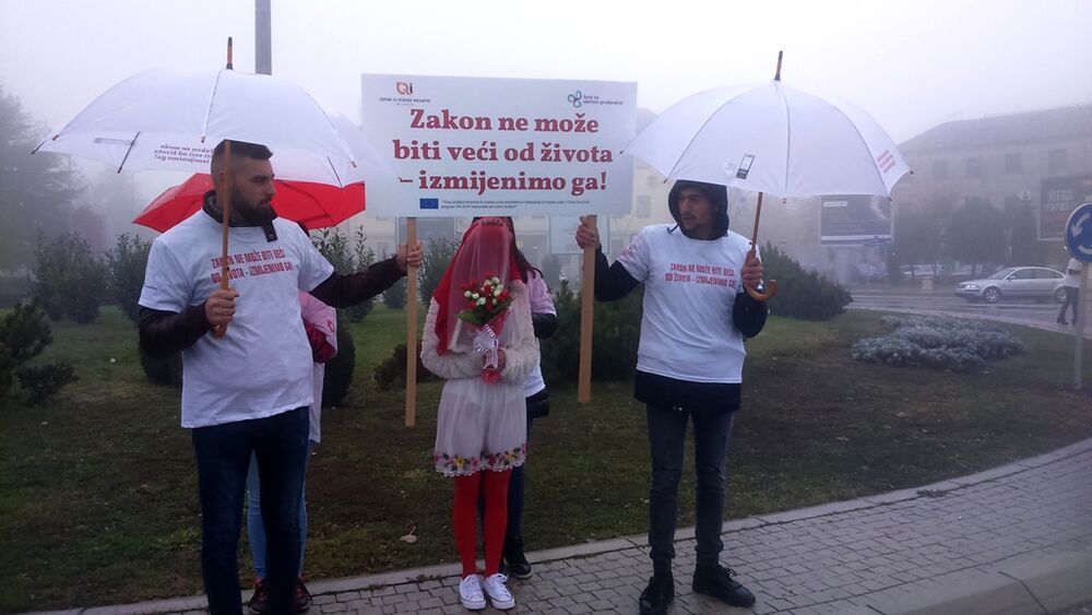 Performans protiv ugovorenih brakova, Nikšić