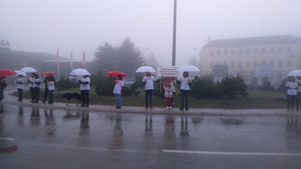 Performans protiv ugovorenih brakova, Nikšić