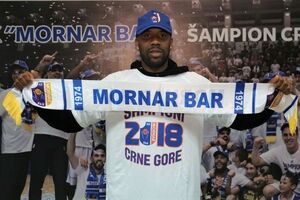 Bobi Braun stigao u Bar: Došao sam da u dresu Mornara proslavim...