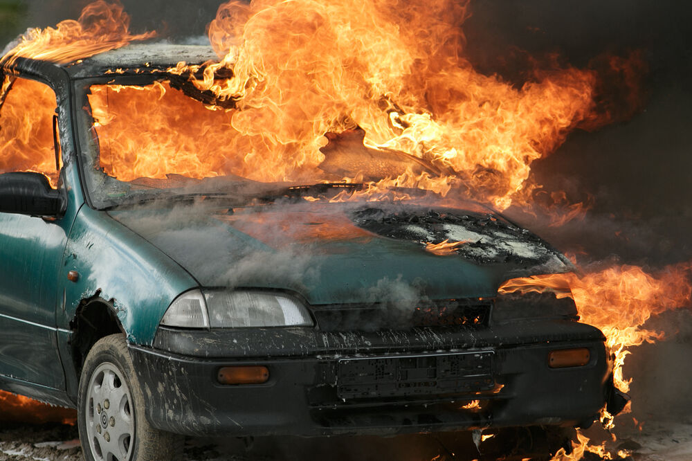 požar, auto, Foto: Shutterstock