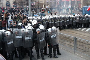 Poljska: Policija vodenim topovima krčila put Maršu ravnopravnosti