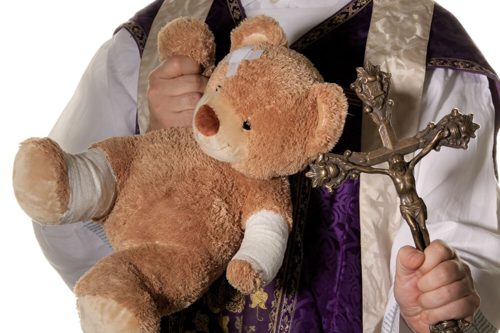 sveštenik pedofil, zlostavljanje djece, Foto: Shutterstock