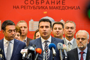 Zaev zahvalio grupi poslanika VMRO-DPMNE: Stavili se iznad...