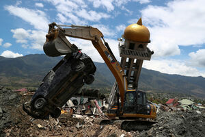 Novi bilans: Broj žrtava zemljotresa i cunamija u Indoneziji...