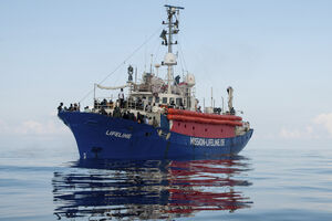 Šest dana pluta u Sredozemlju: Malta dozvolila brodu s migrantima...