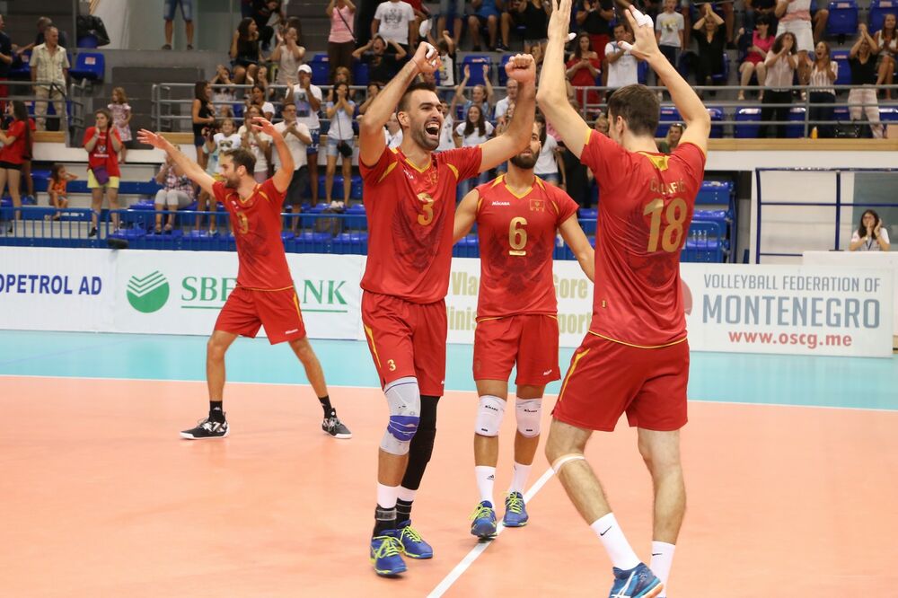 Marko Bojić, Luka Babić, Vojin Ćaćić i Miloš Ćulafić, odbojkaši Crne Gore, Foto: OSCG
