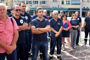 Radilo bi se duže, od penzije bi dobijali trećinu uplaćenog za PIO