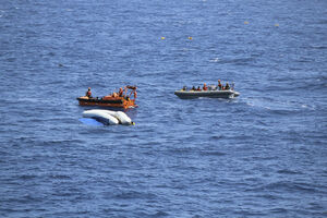 Brod sa više od 60 sirijskih izbjeglica spasen kod Kipra