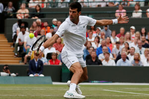 Ubjedljivi Đoković prije mraka stigao do četvrtfinala