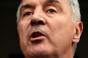 URA: Đukanović crta mete, promoviše nasilje i diktaturu