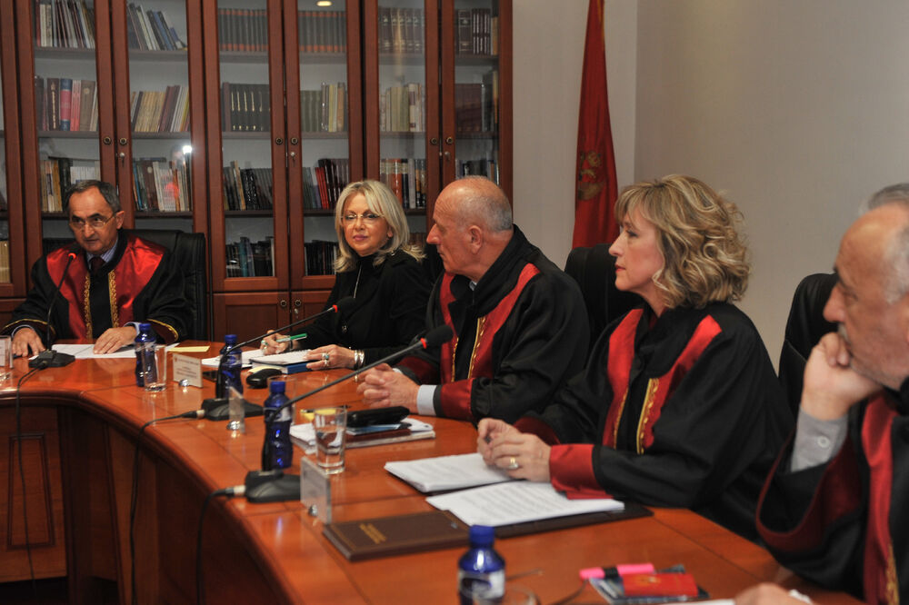 Ustavni sud, Dragoljub Drašković, Foto: Savo Prelević