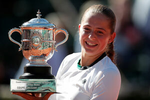 Jelena Ostapenko na startu predala krunu, Saša Zverev kao furija