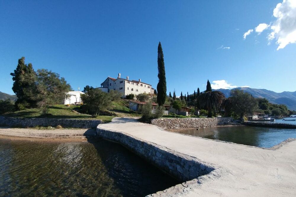 Ostrvo cvijeća, Foto: Siniša Luković