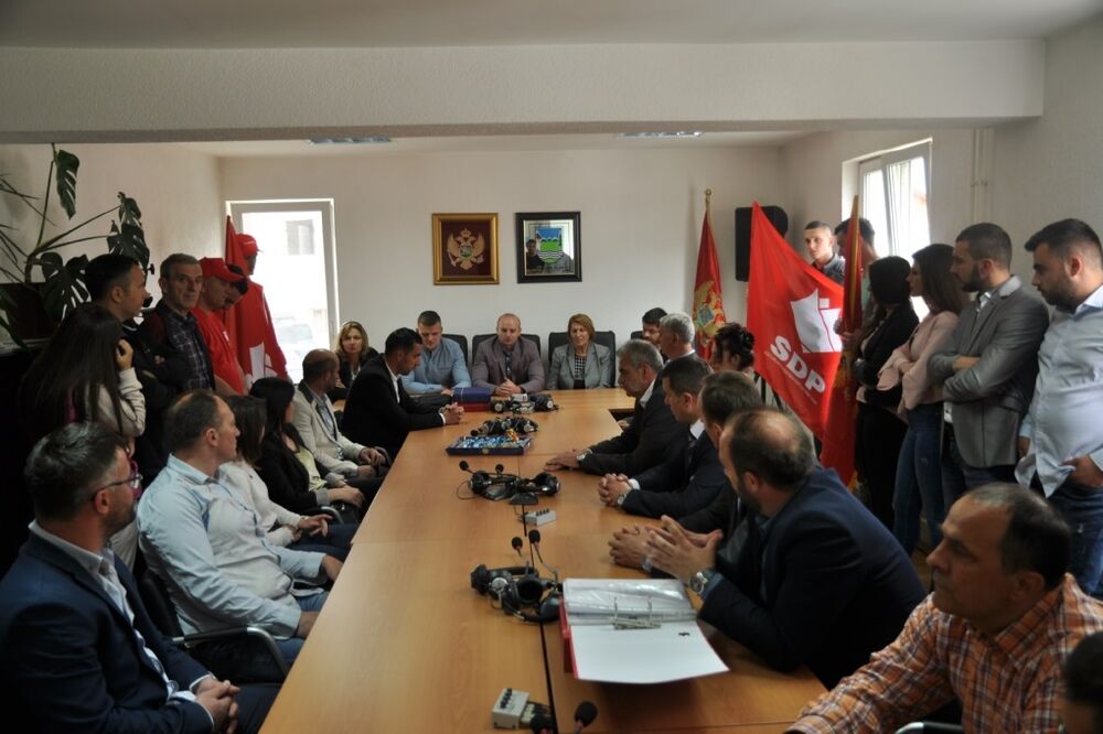 SDP Plav, predaja liste, Foto: Socijaldemokratska partija Crne Gore