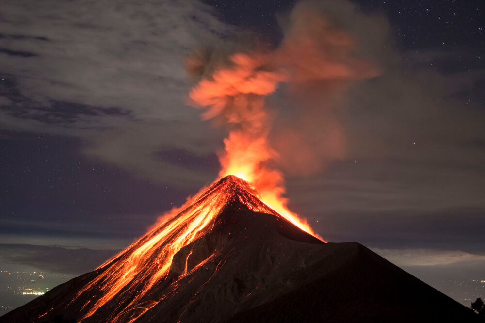 vulkan, lava, Foto: Shutterstock
