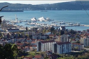 Za komfor činovnika u Tivtu ne smije da fali para