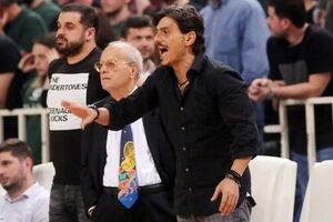 Uništavaš košarku, beskorisni čovječe: Najjači napad iz Atine na...