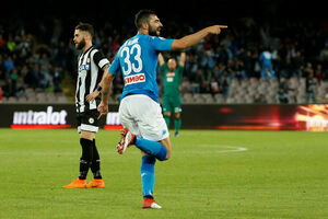 Napoli se vratio u igru za Skudeto, Juveu samo bod protiv Krotonea