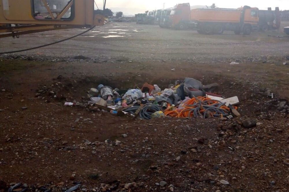 Stari aerodrom, smeće, Fidija, Foto: Čitalac reporter