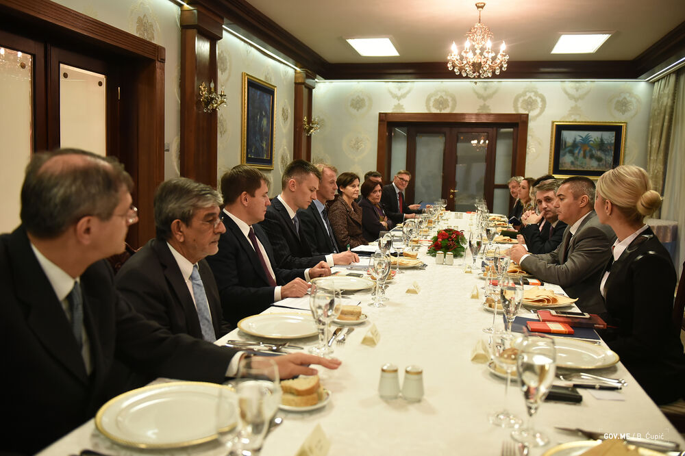 Aivo Orav, Mevludin Nuhodžić, Veselin Veljović, Foto: Vlada Crne Gore