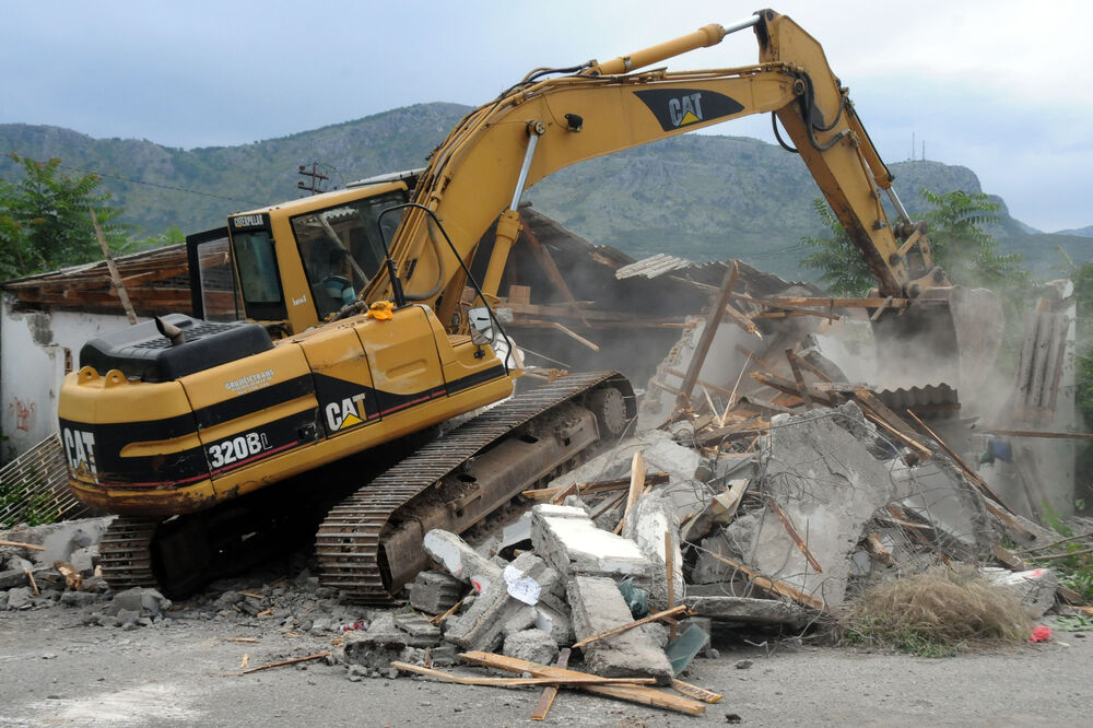 Rušenje nelegalnih objekata, Foto: Luka Zeković
