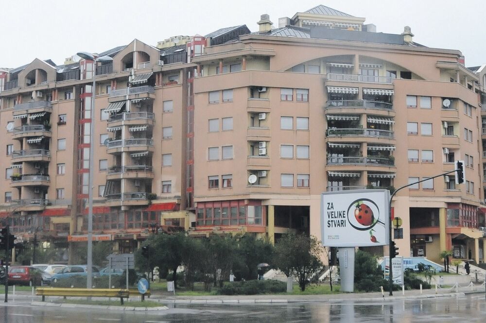 Zgrada Vektra, Podgorica, Foto: Boris Pejović