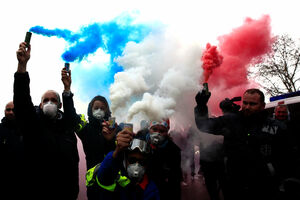 Zbog masovnih protesta u Parizu odložena utakmica Pari sen Žermena