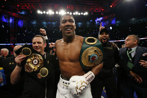 Ništa od borbe za apsolutnog šampiona: Džošua u septembru sa...