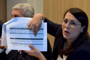 Montiraju zakon da smijene Ćalović?