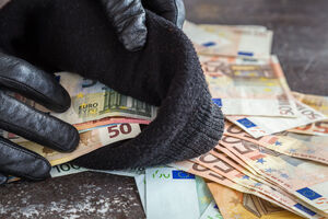Kotor: Državljanin Srbije osumnjičen da je iz pekare ukrao 170 eura