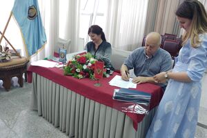Tivat: Gradonačelnica potpisala ugovore podrške NVO