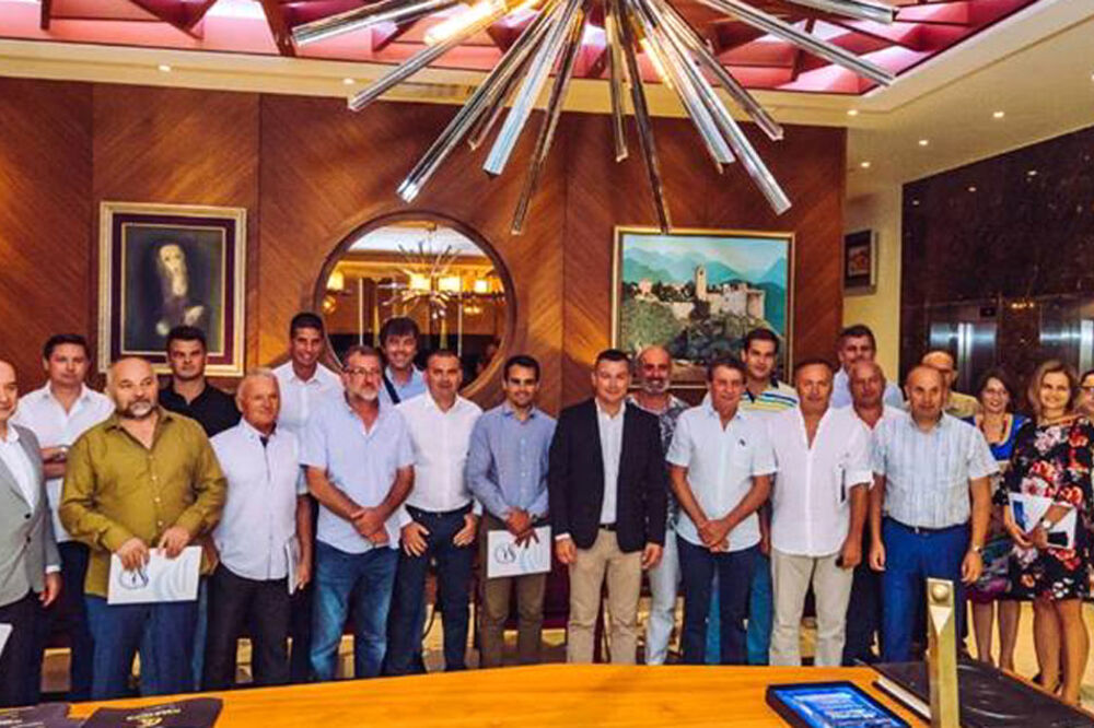 Bar, biznis bariejre, Foto: Adi Seferović