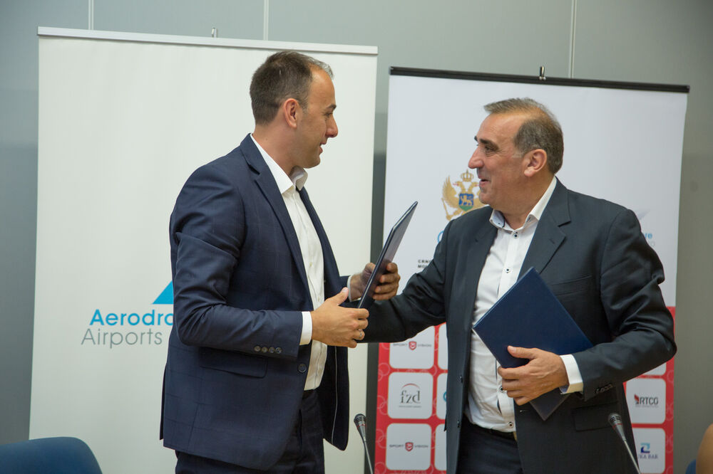 Danilo Orlandić i Dušan Simonović, ugovor Aerodromi CG i COK, Foto: Prcentar.me