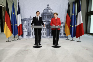 Merkel naznačila spremnost na kompromis u reformama EU