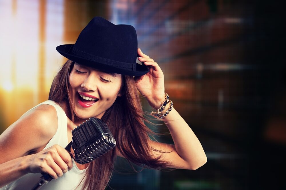 pjevačica, pjevanje, sreća, Foto: Shutterstock.com