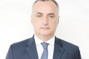 Nikolić prijavio Aleksića: Rektor streca i od naznaka...