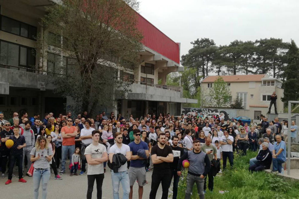 Protest u Kotoru bazen "Nikša Bućin", Foto: Skala radio
