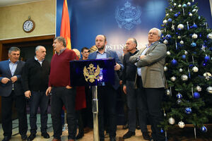 DF na protest pozvao opoziciju: Ako ne postavimo granicu Crna Gora...