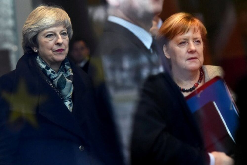 Mej i Merkel, Foto: Reuters