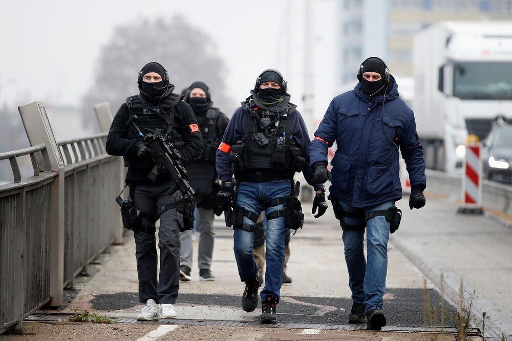 Policija u blizini francusko-njemačke granice nakon napada u Strazburu