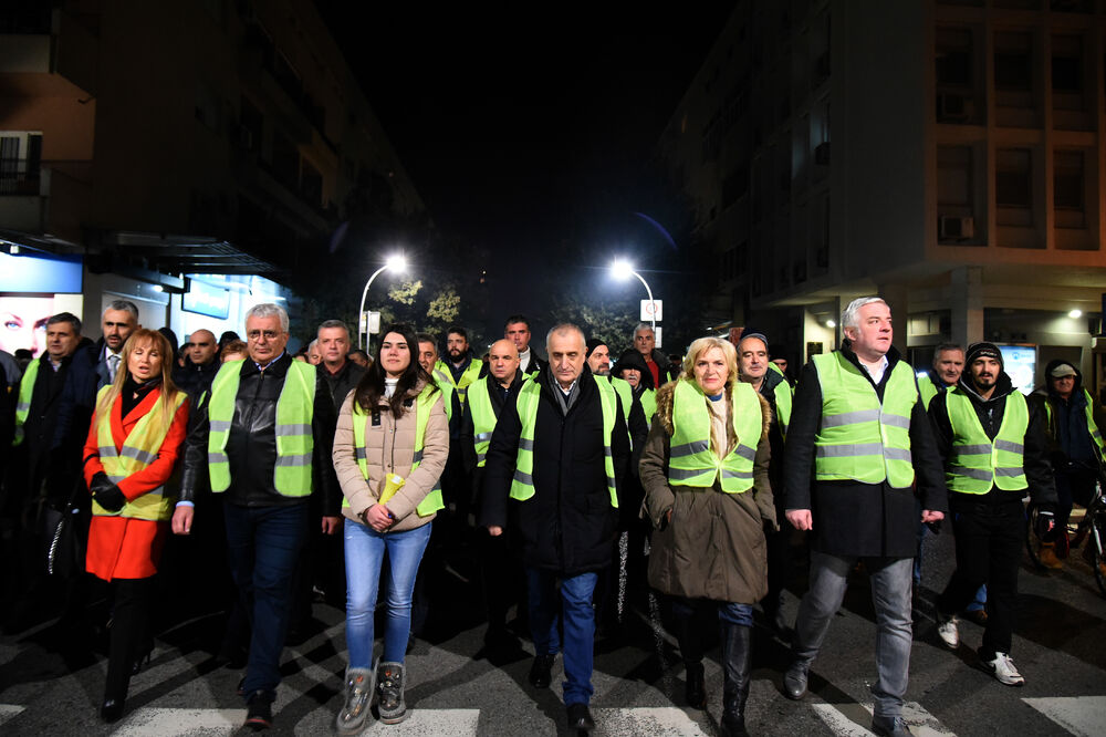 Sinoć na protestu DF-a, Foto: BORIS PEJOVIC