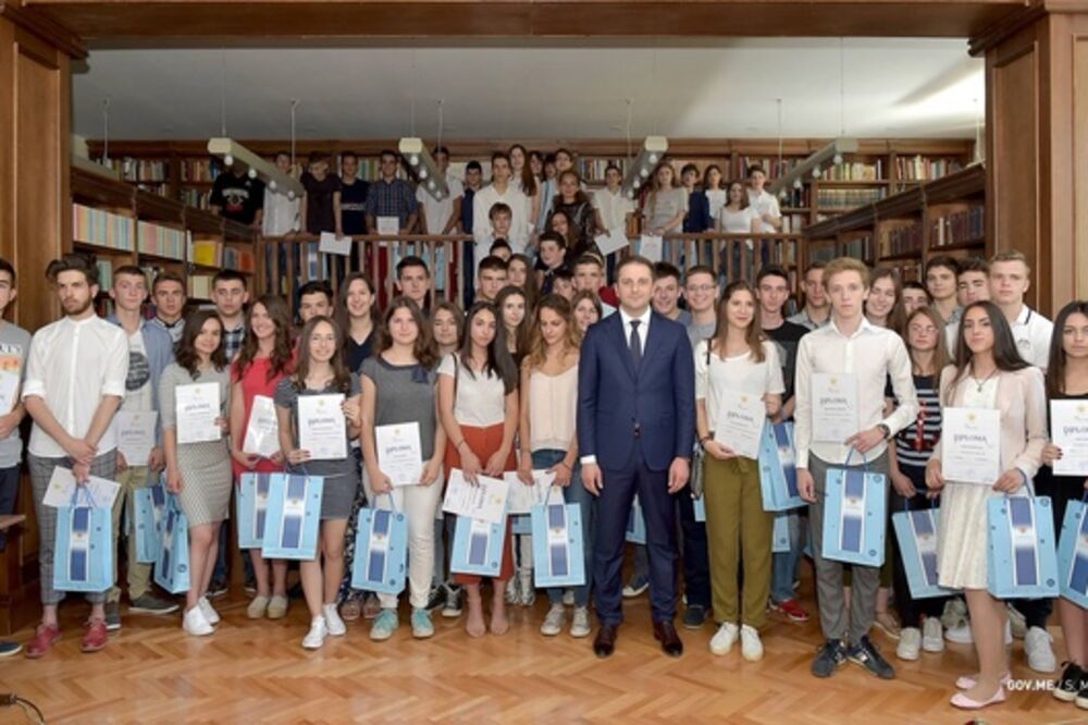 Sa prošlogodišnje dodjele nagrada, Foto: MINISTARSTVO PROSVJETE