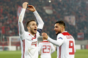 Milan šokiran u Pireju, Seltik slavi prvi bod Rozenborga, Ajntraht...