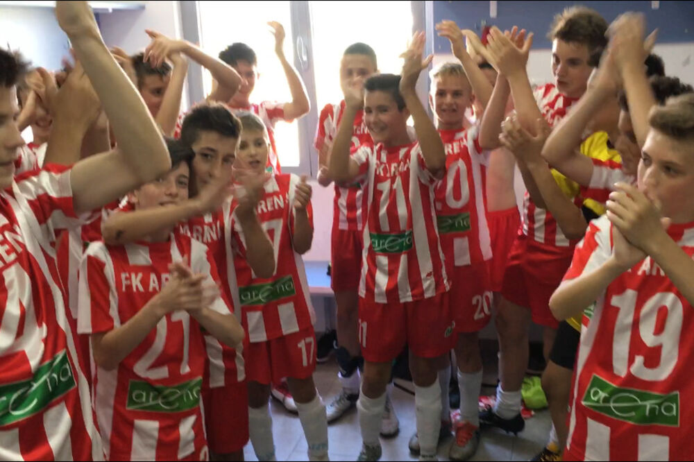 Pioniri Arene slave u svlačionici